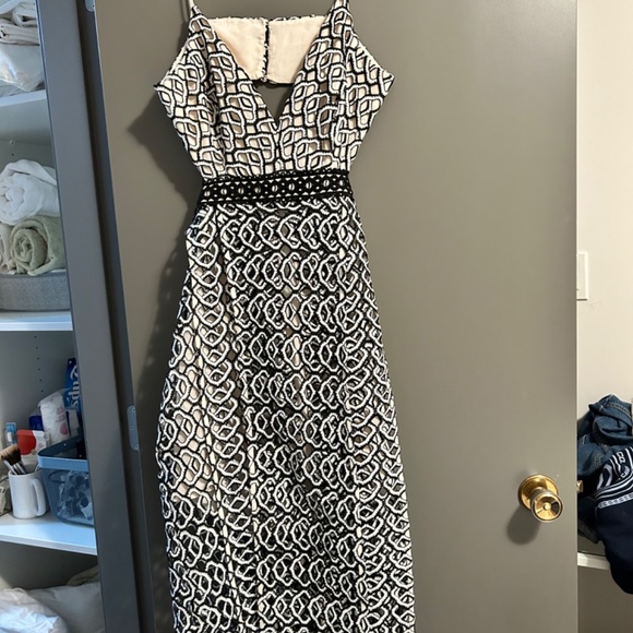 ASOS Midi Dress in Mono Geo Print - Picture 3 of 7